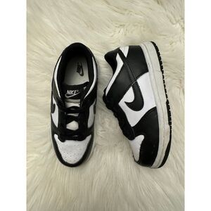 Nike dunk low panda size 9‎ EUC